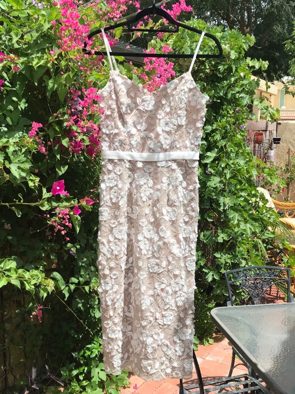 DRESS THE POPULATION Emma V Neck Embroidered Metallic Threads Midi Dress Sz S
